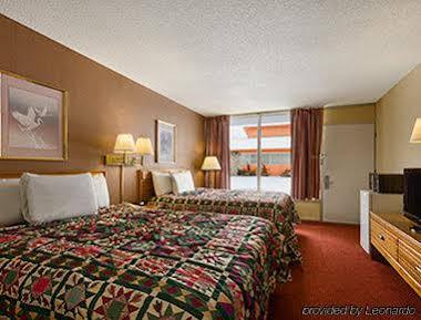 Days Inn By Wyndham White House Exteriör bild