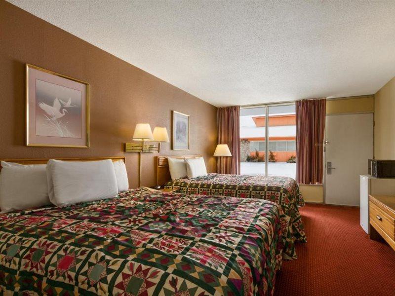Days Inn By Wyndham White House Exteriör bild
